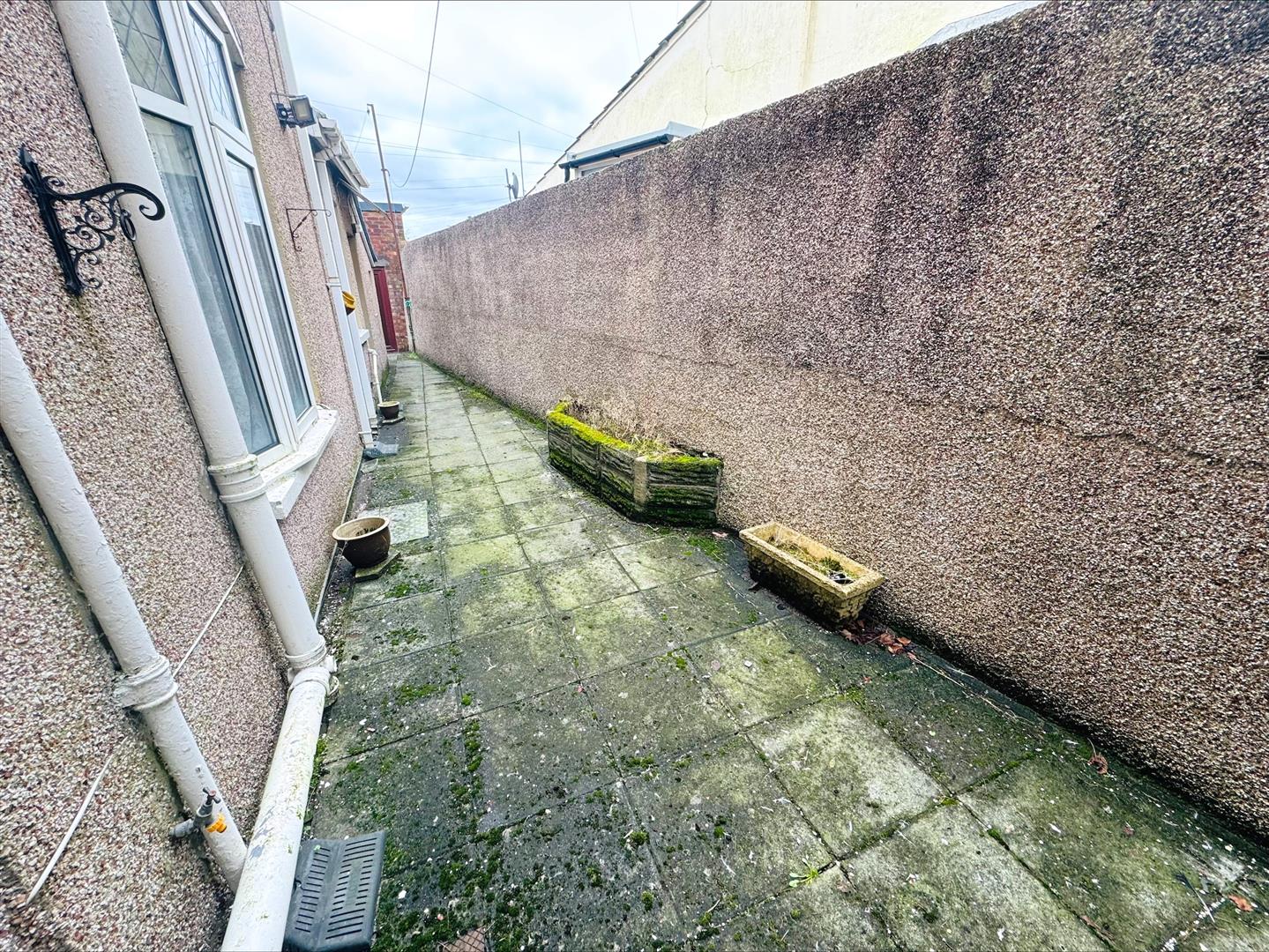 College Square, Llanelli, SA15 1DT